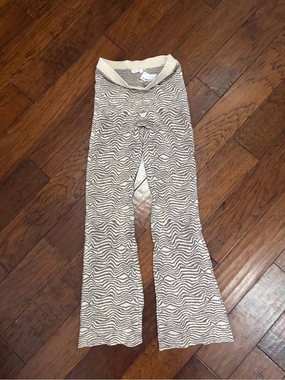Women's Boot Cut Wave-Print Pants in Cream and Brown